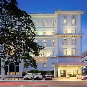 4* Hotel The Avenue Center