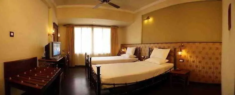 Travancore Court Kochi 5*,